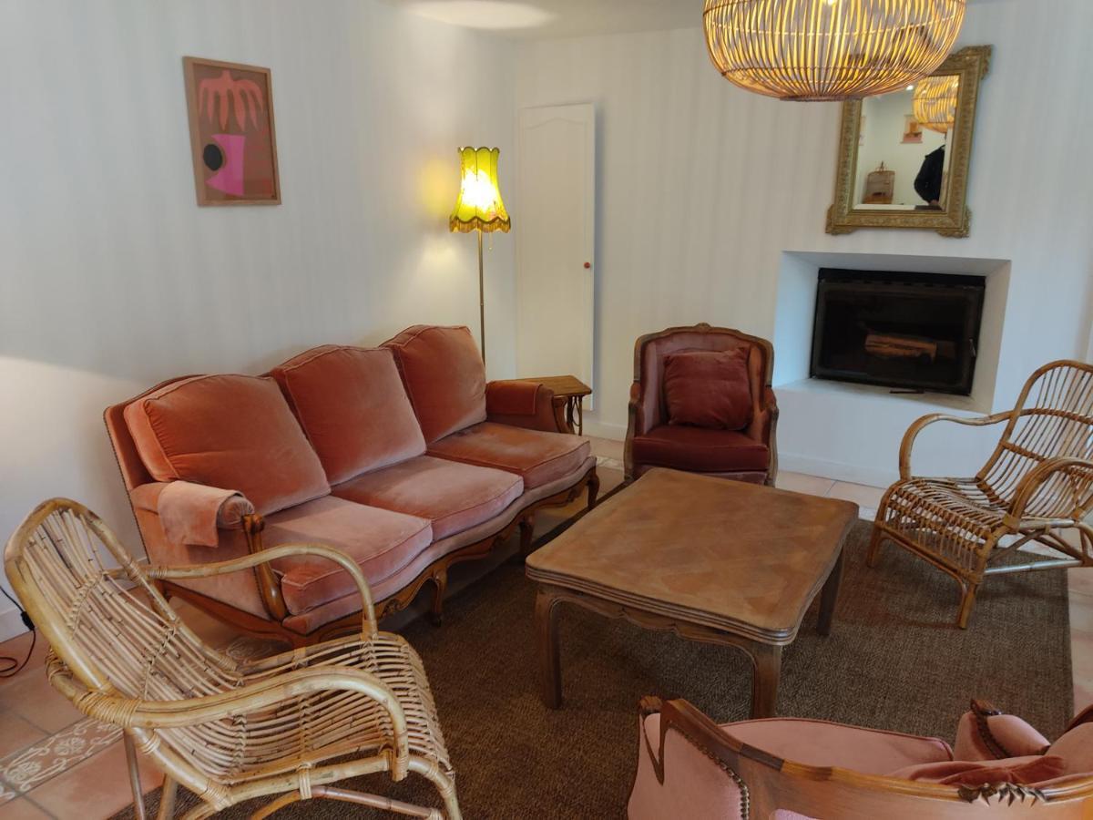 Maison, Calme Avec Cheminee. Botmeur Extérieur photo